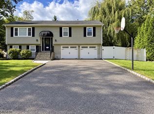 15 Hazel St, Lincoln Park Boro, NJ 07035