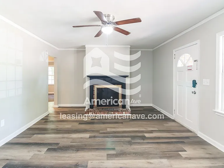 1659191_002_living_room_3.jpg