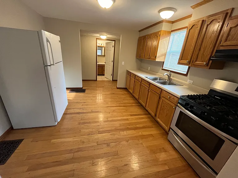 2025 W 32nd St — Photo 3