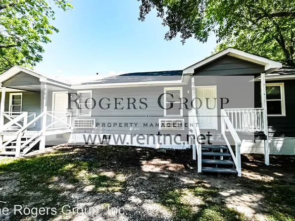 985 Hughes St, Henderson, NC 27536