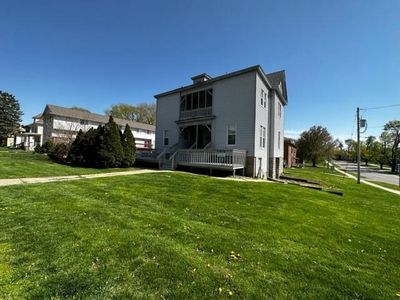 711 E Burlington St, Iowa City, IA, 52240