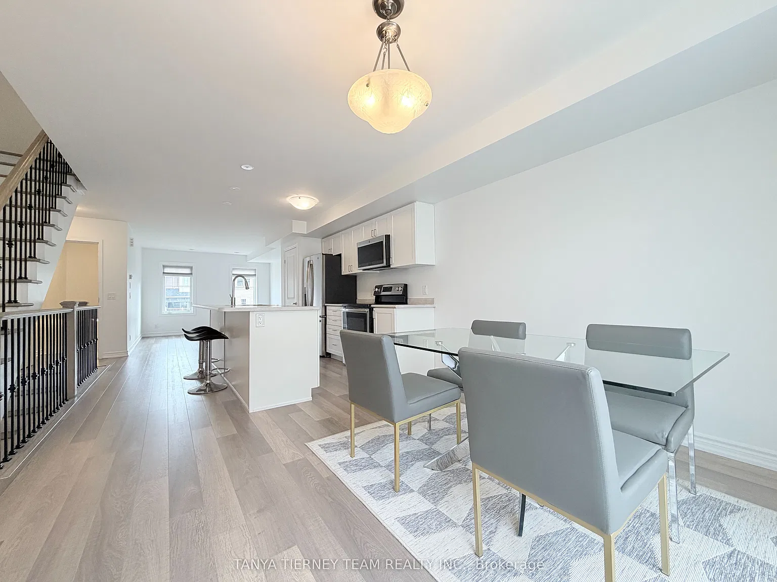2 bed, $2,500 — Photo 3