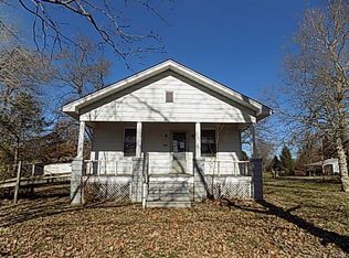 288 4th St, Mount Olive, IL 62069