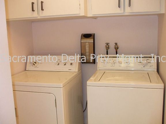 5th image of 8843 Salmon Falls Dr APT E