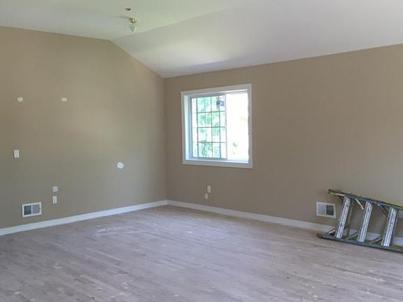 3rd image of 334 Britton Ave