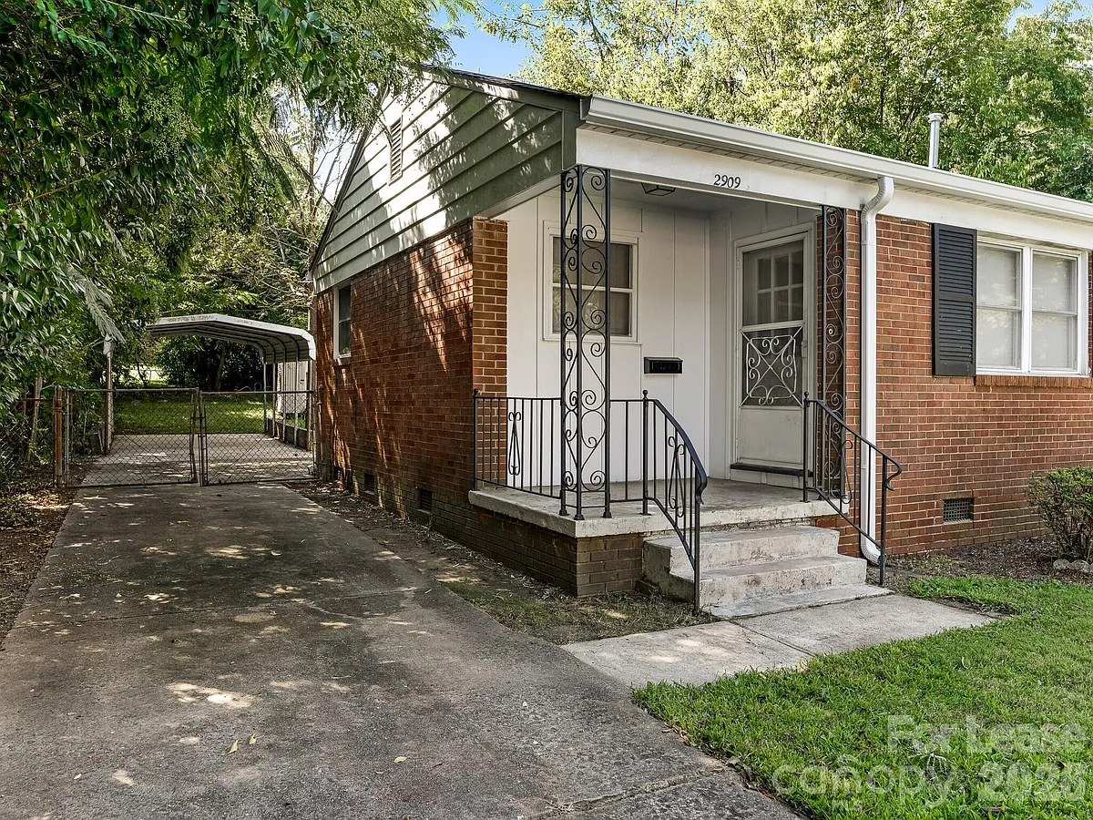 Building Photo - 2909 Southwest Blvd