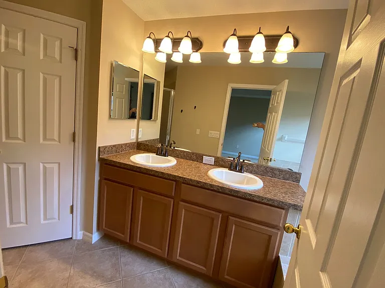 208 Canterbury Bell Dr — Photo 21