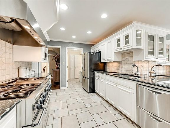 4th image of 3401 Therondunn Dr