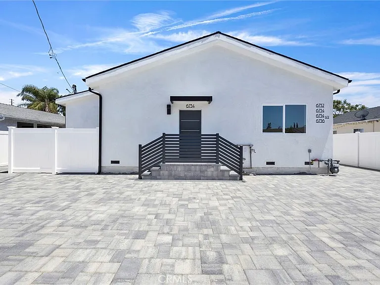 6734 Gentry Ave — Photo 1