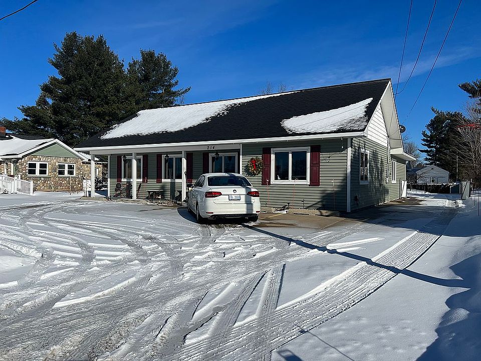 1500sqft w/attached garage