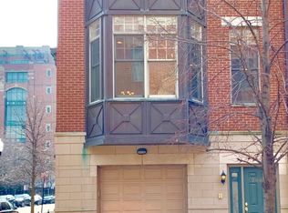 2008 S Calumet Ave UNIT A, Chicago, IL 60616