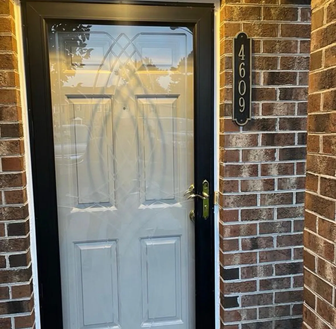 3 bed, 1.5 bath, 1458 sqft, $2,000 — Photo 2