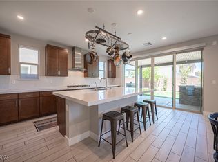 9738 Starlight Ridge Ave, Las Vegas, NV 89148