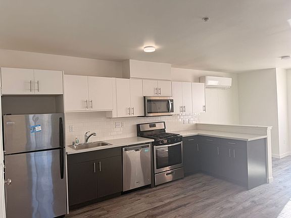 5th image of 1714 Columbia St APT 7