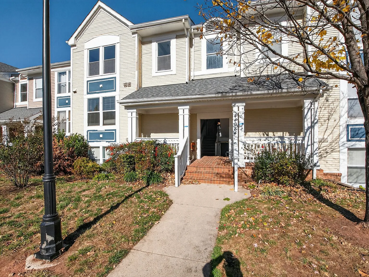 2 bed, 1222 sqft, $2,550 — Photo 1