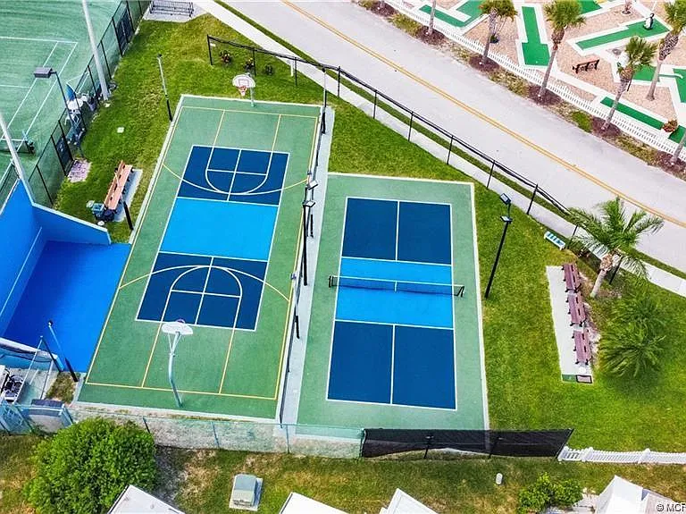 1077 Nettles Blvd — Photo 30