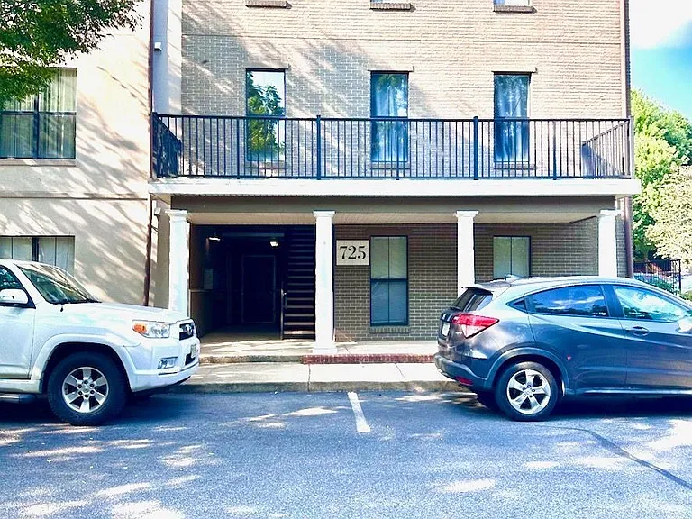 725 Walker Sq #1A — Photo 6