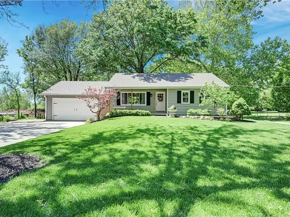 19734 Foster St, Stilwell, KS 66085