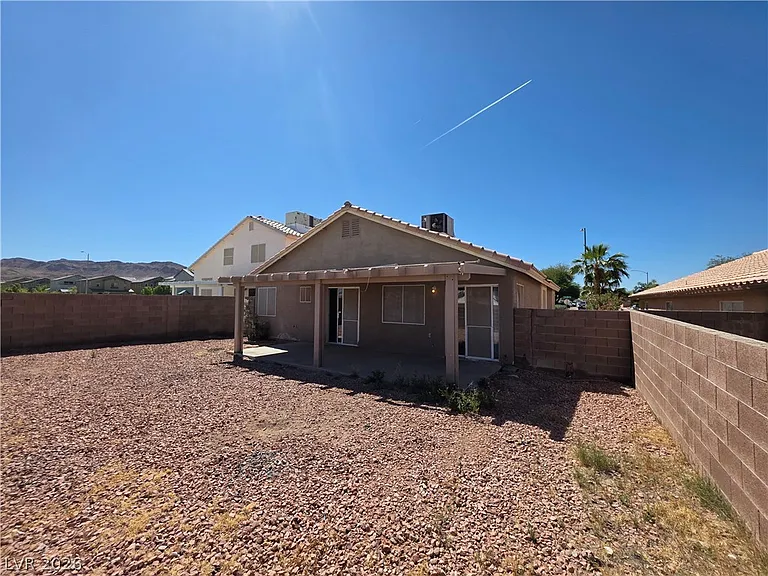 6674 Jordan River Dr — Photo 13