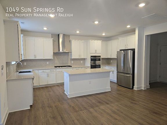 3rd image of 1049 Sun Springs Rd