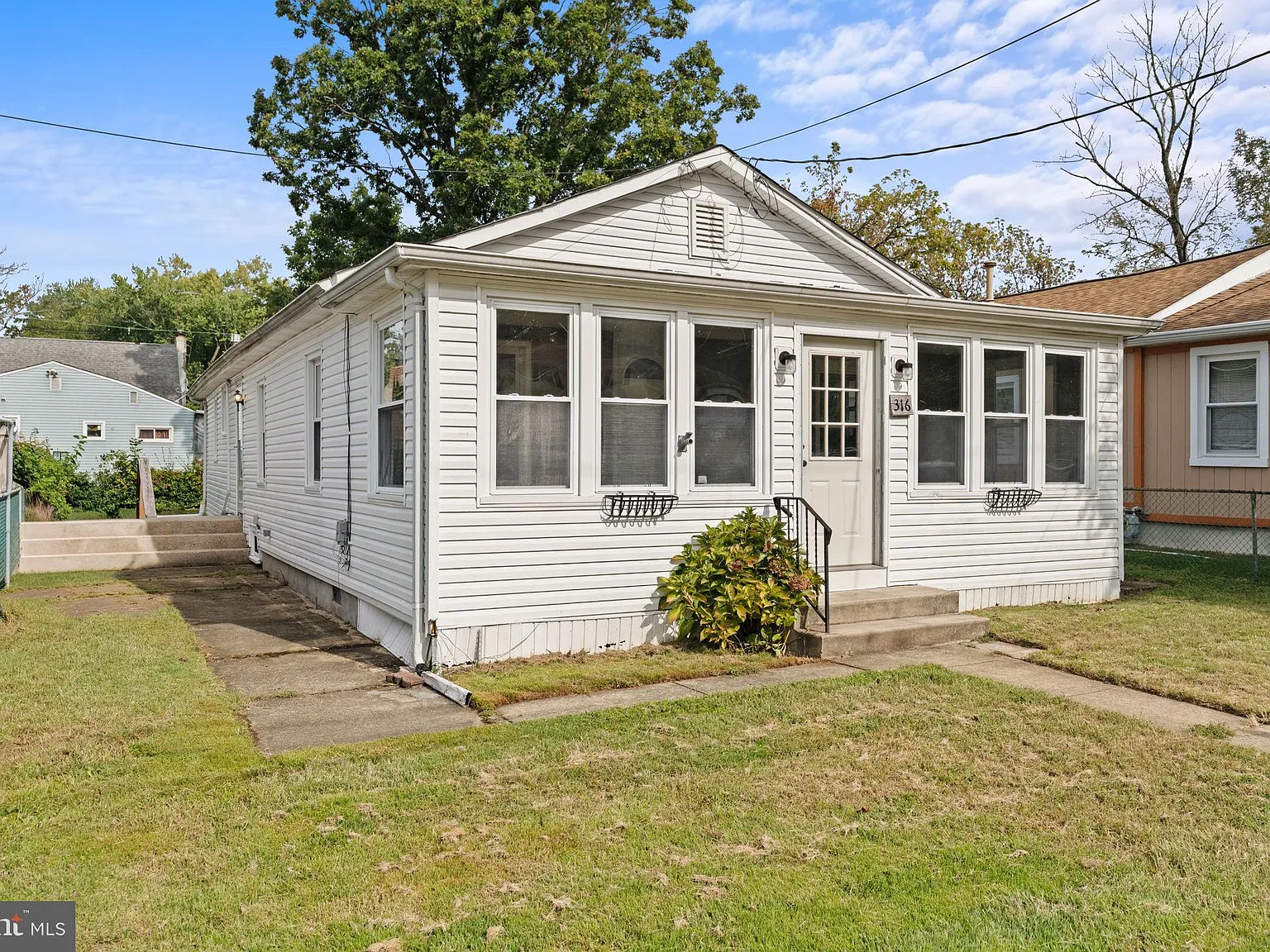 3 bed, 2.0 bath, 1200 sqft, $2,750 — Photo 2