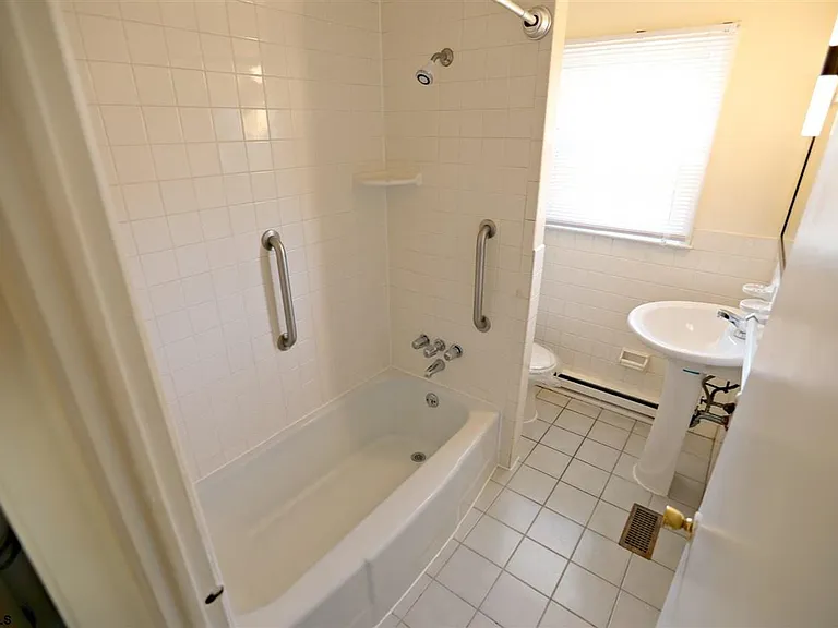 12 Crestmont Dr — Photo 11