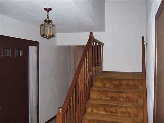 5th image of 712 Knipp Dr