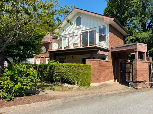 13858 102nd Ave #101, Surrey, BC V3T 1P1