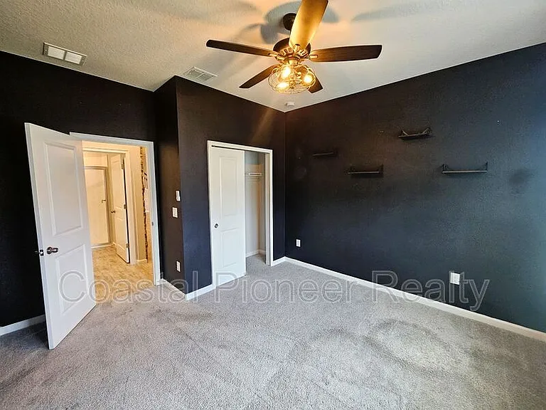19403 Blue Pond Dr — Photo 12