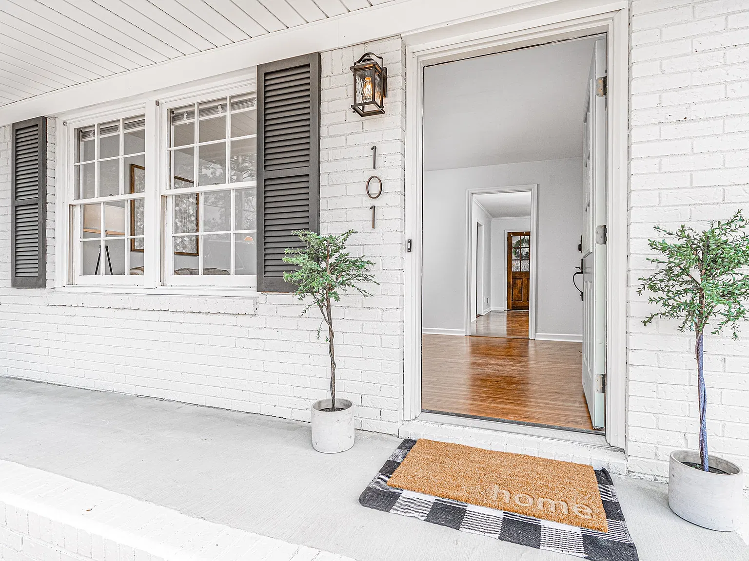 3 bed, 1400 sqft, $3,900 — Photo 1