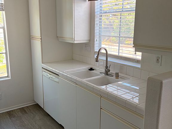 5th image of 3529 Caminito El Rincon Unit 314