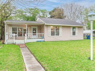 910 18th Ave N, Texas City, TX 77590