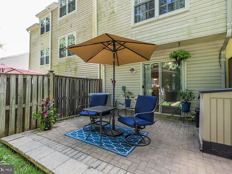 9668 Hastings Dr — Photo 3