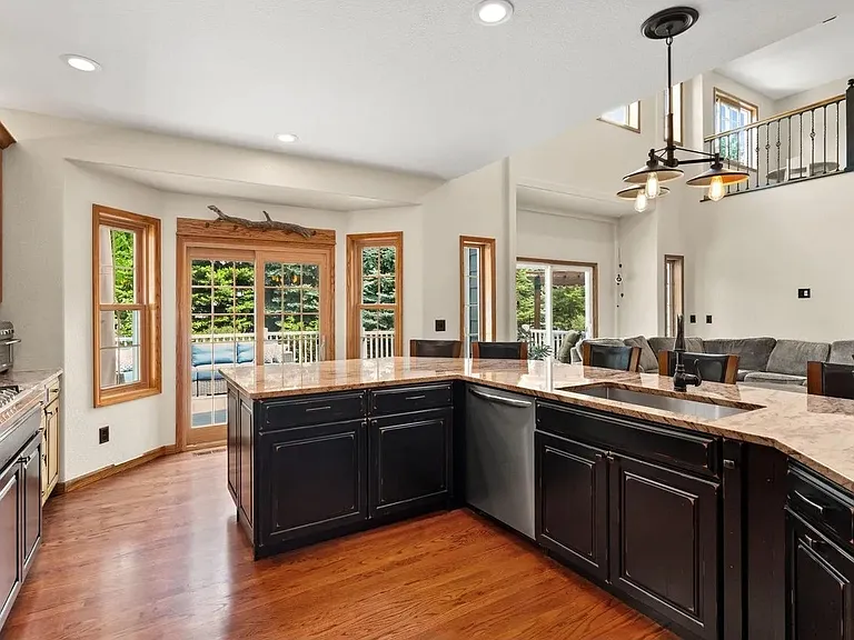 4601 Twin Peaks Dr — Photo 9