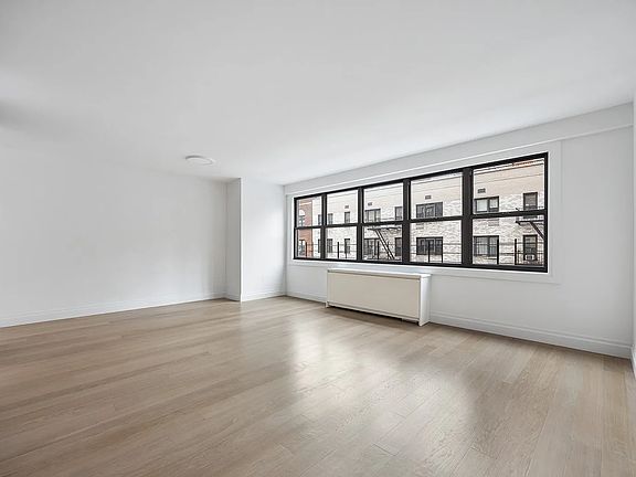 2nd image of 201 E 28th St #6J