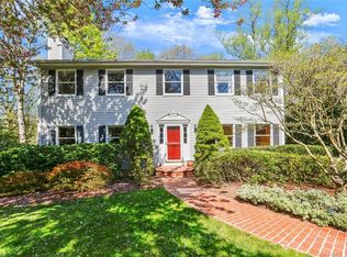 31 Colony Ct, Stamford, CT 06905