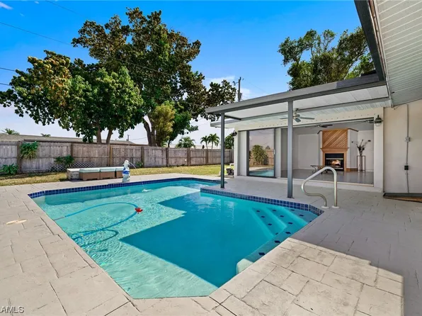 2705 SE 18th Pl, Cape Coral, FL 33904