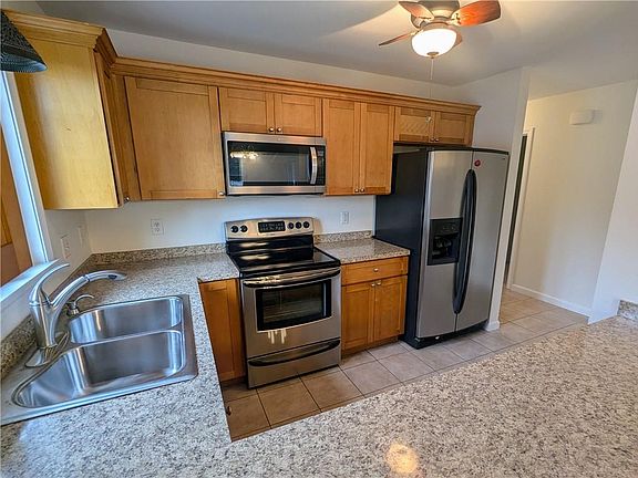 3rd image of 3105 Village Green Cir