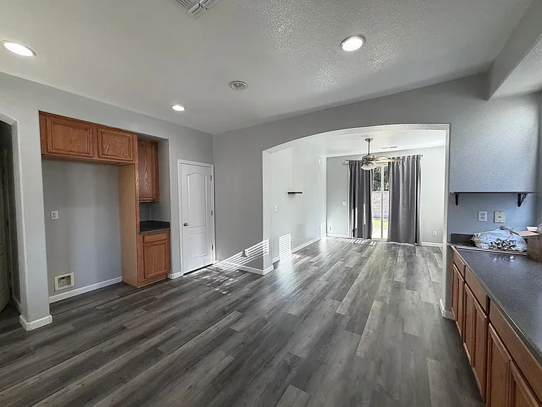 3656 Libby Ln — Photo 8