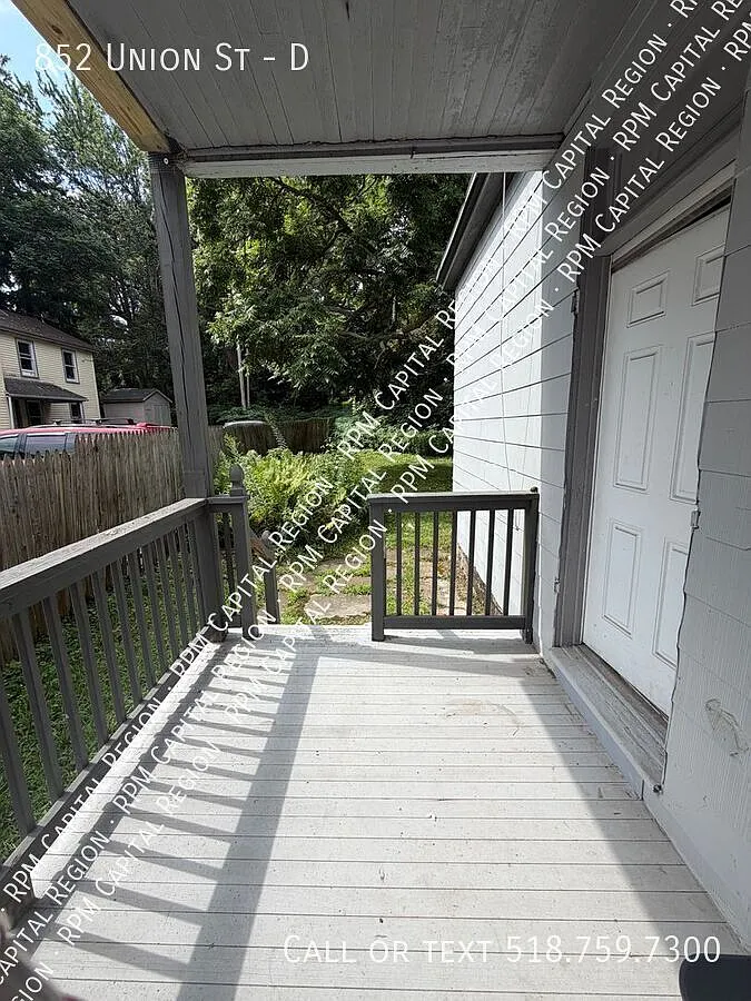 Quiet 1 Bedroom in Schenectady — Photo 3