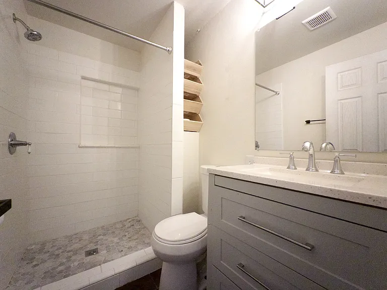 234 Hudson Ave — Photo 4