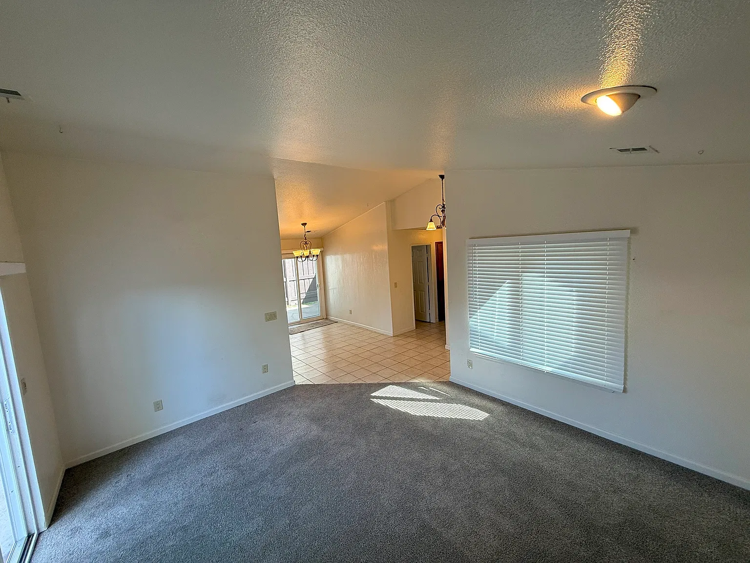2 bed, 1040 sqft, $1,950 — Photo 2