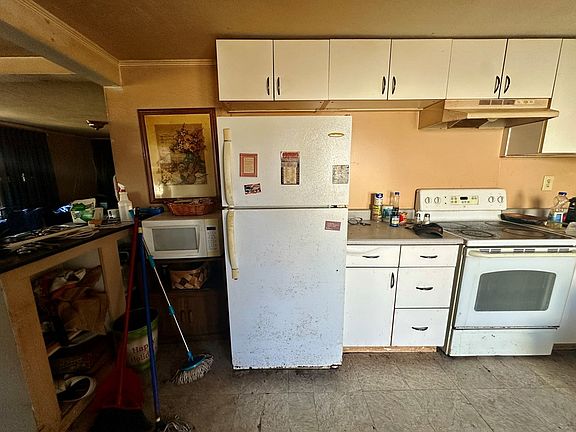 5th image of 37 Ash St