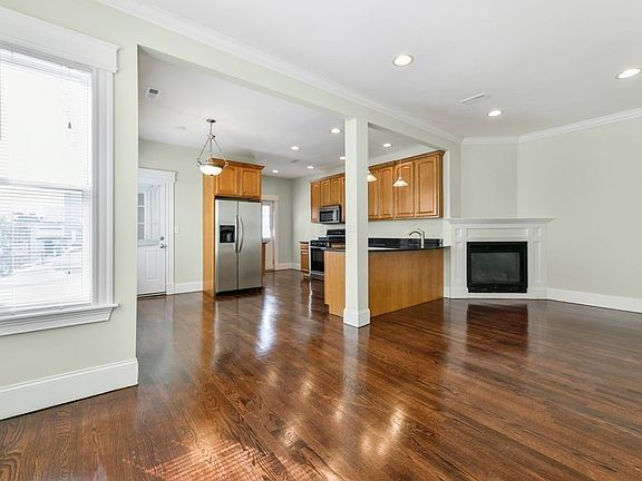 2nd image of 627 E 6th St #3