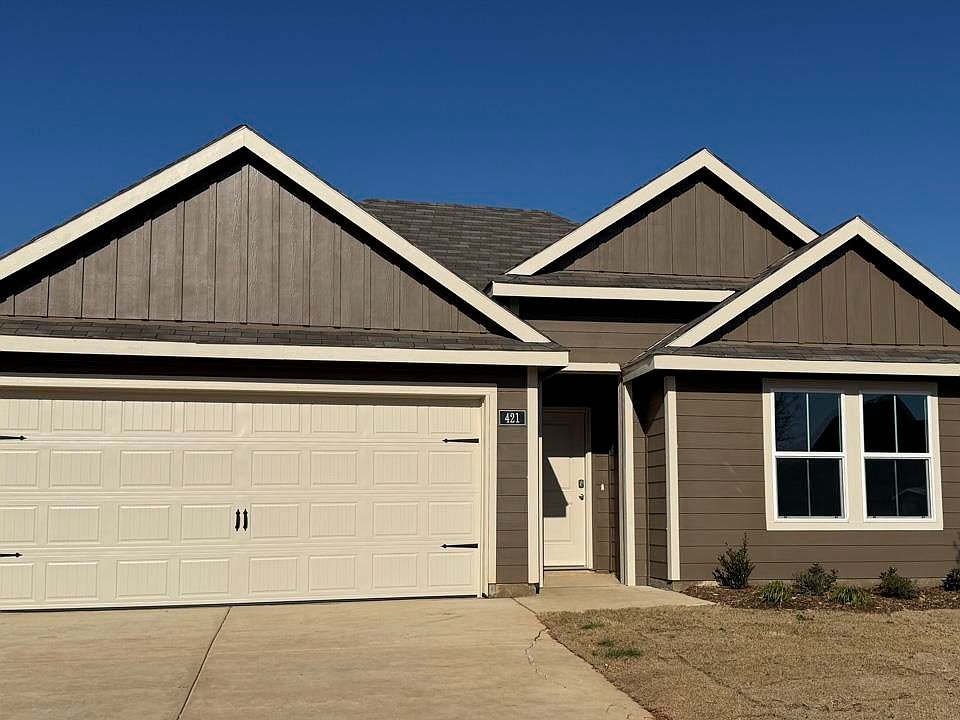 1st image of 421 Dry Creek Ln