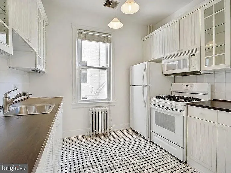 426 Shepherd St NW — Photo 6