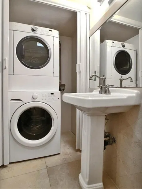 2 bed, 2.5 bath, 1449 sqft, $6,895 — Photo 1