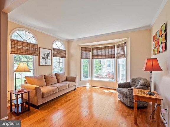 5th image of 4904 Fox Creek Ct
