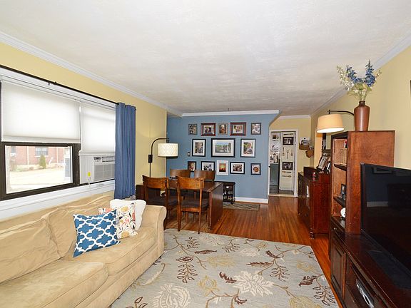 3rd image of 21928 75th Ave