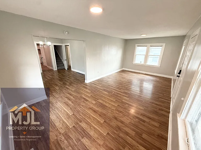 4012 E 27th St — Photo 5